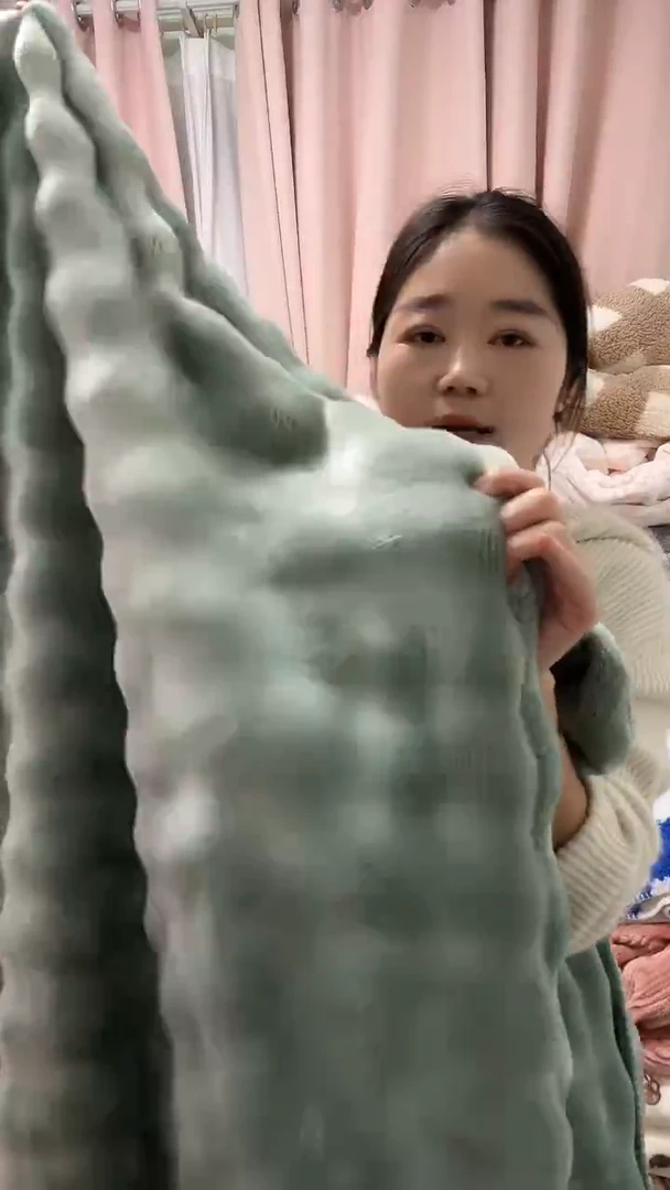 聚酯纤维1.8-2三角-绿-泡泡