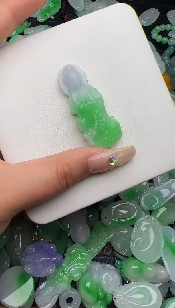 翡翠未镶嵌颈饰天然缅甸翡翠吊坠