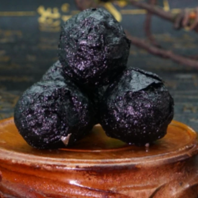 新品黑蛋茶王2号（八克）臻藏龙珠 古树茶 普洱生茶