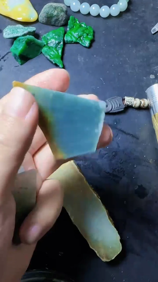 翡翠挂件未镶嵌066翡翠