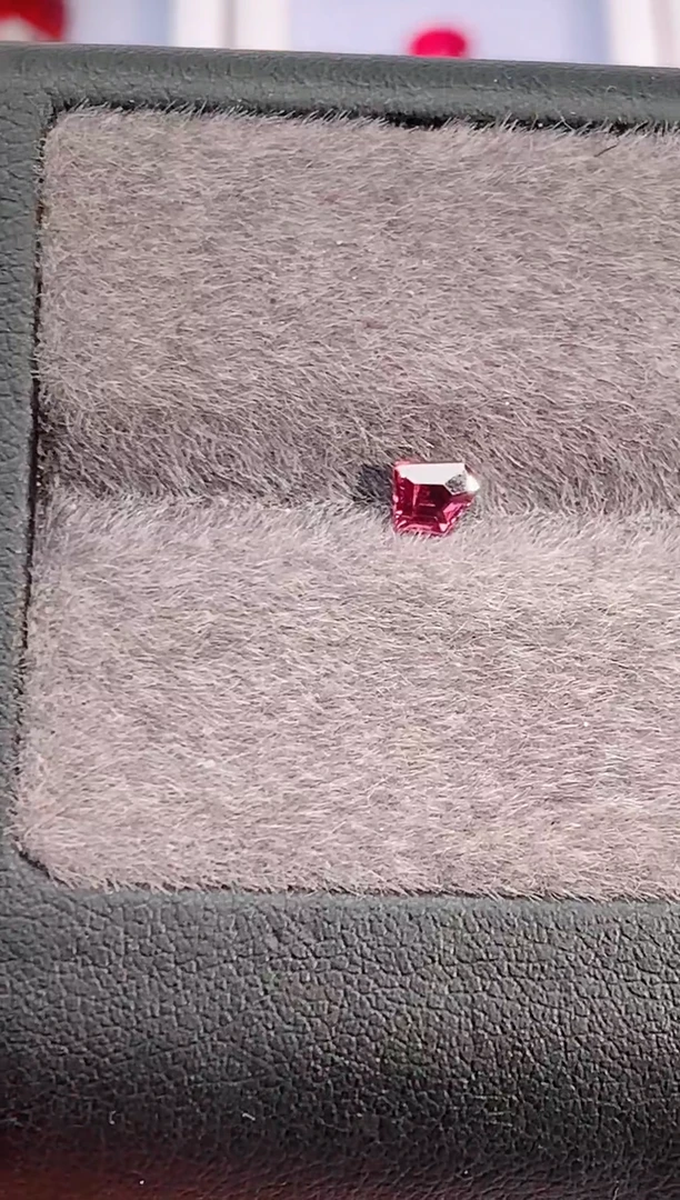 裸石尖晶石琳*子0.32-59天然尖晶石