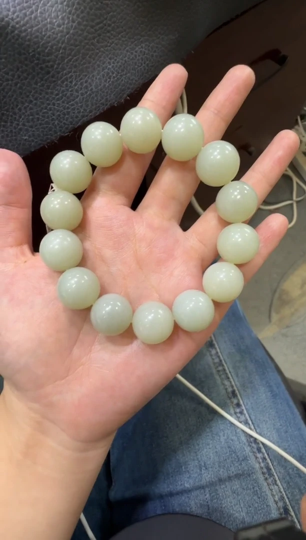 未镶嵌手串和田玉心****心且末近矿高青白手串（产地直发）