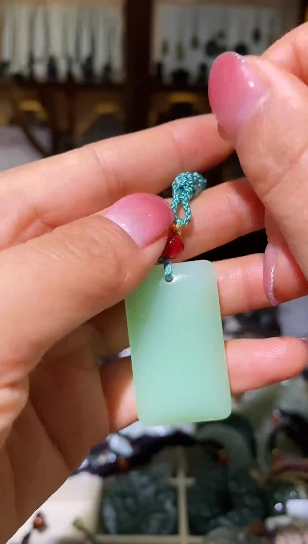 颈饰未镶嵌石英质玉1
