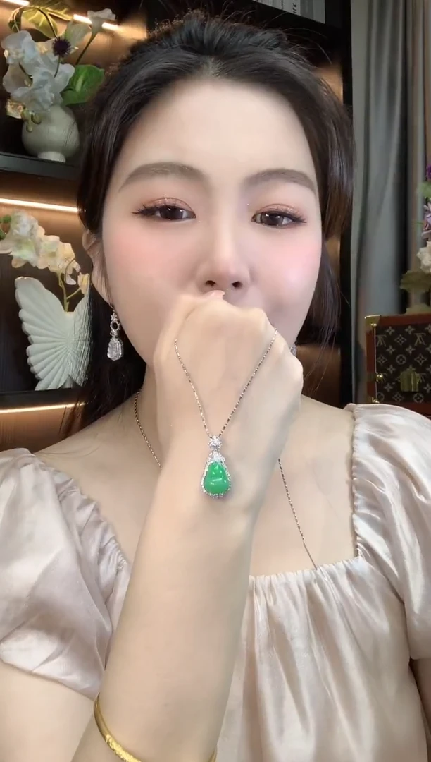 吊坠(不含链)18K金镶嵌翡翠A32翡翠