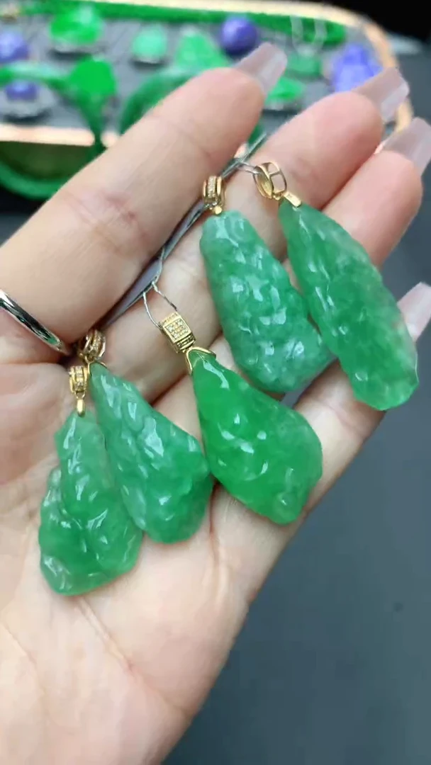 【闪购商品】翡翠颈饰18K金镶嵌赠礼盒证书 多样性发货其一