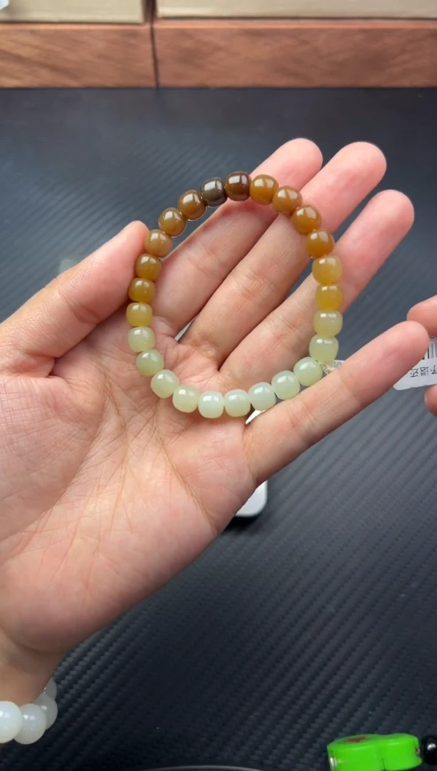 未镶嵌手串和田玉若羌微色差卡8手串