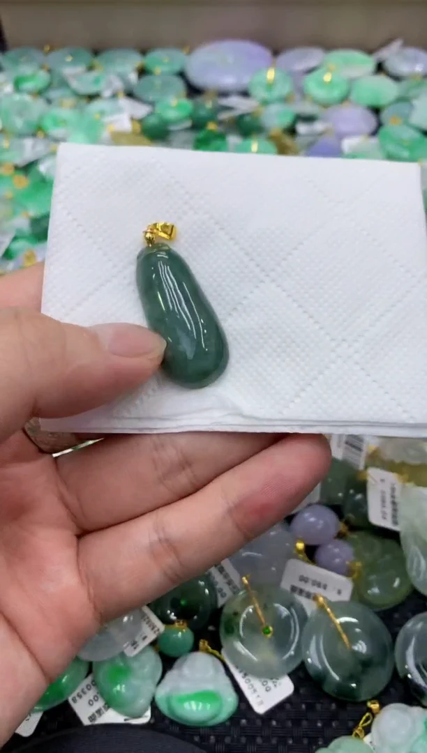 颈饰未镶嵌翡翠天然缅甸翡翠A货