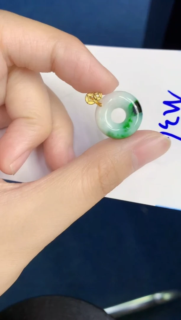 翡翠未镶嵌颈饰天然翡翠緬甸A貨