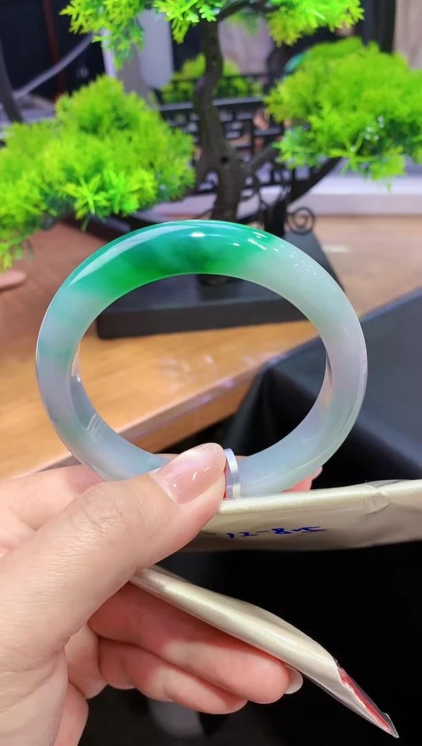 未镶嵌手镯翡翠-q24  天然缅甸A货翡翠59.2正圈总价8.5万定金2万