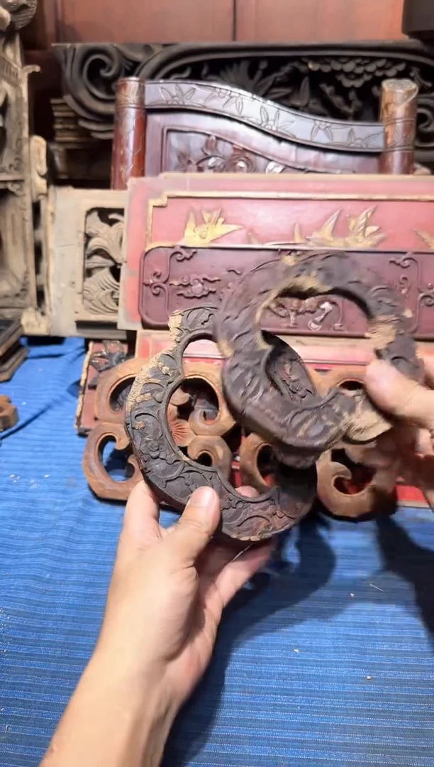 香樟木闲**步东阳精品老木雕