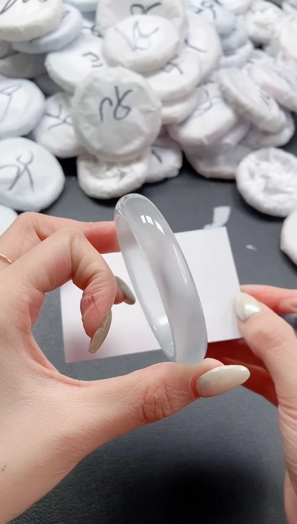 【闪购商品】石英质玉手镯未镶嵌 5L252-52