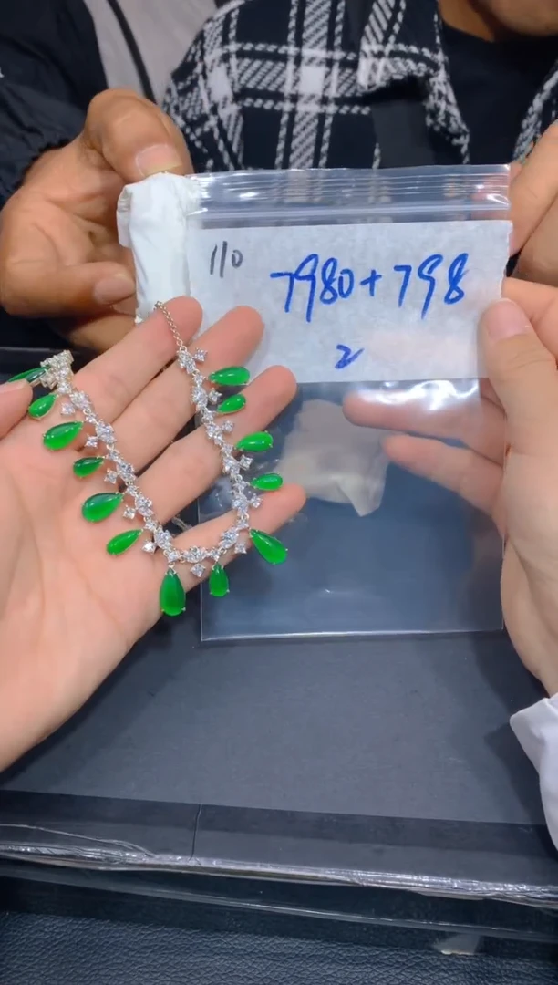 【闪购商品】定制翡翠未镶嵌110吊坠多样性拍一发一毛货定制抛光