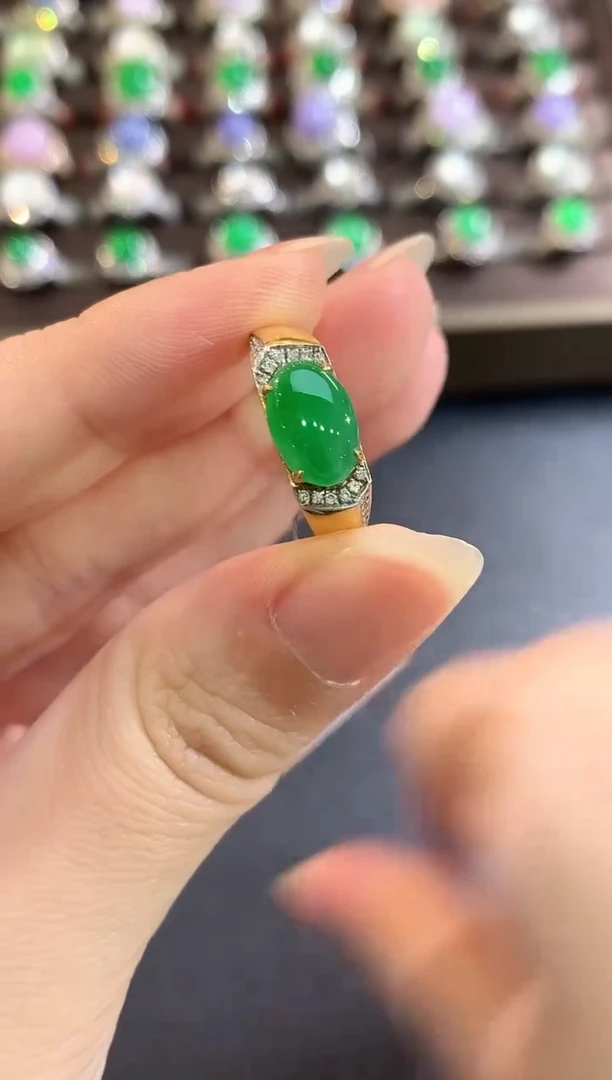 18K金镶嵌戒指翡翠b72