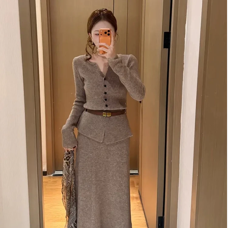 轻奢名媛职业气质套装裙女时尚修身设计感V领开又上衣半裙两件套