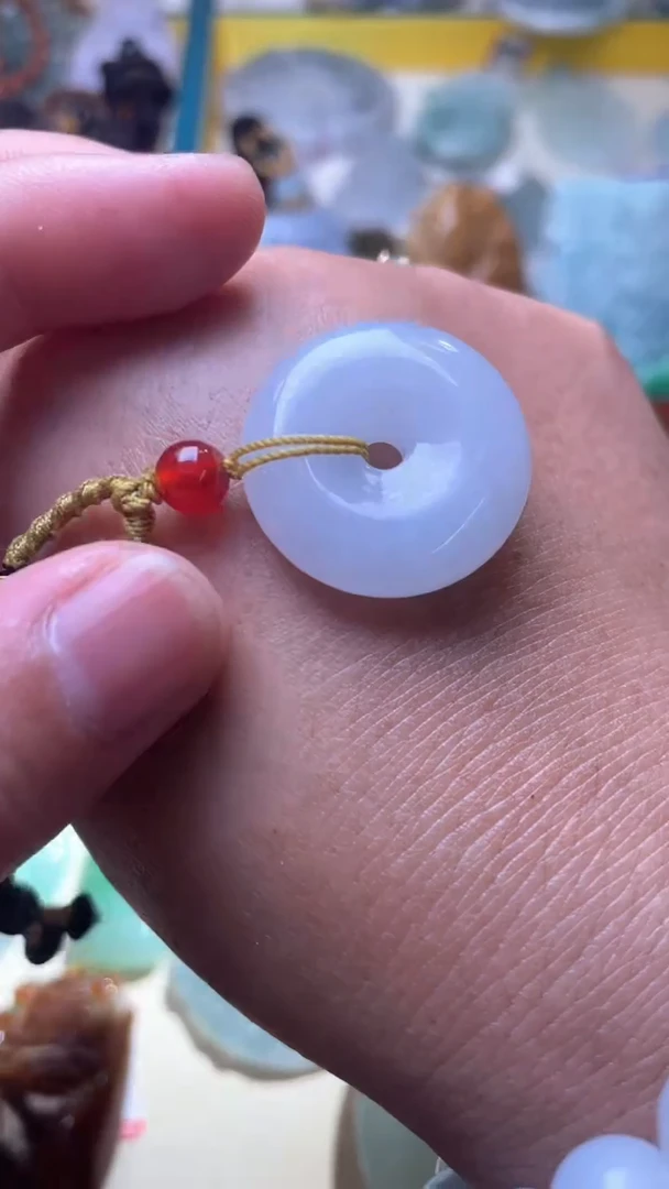 翡翠未镶嵌颈饰1