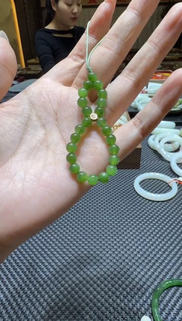 颈饰未镶嵌和田玉挂件