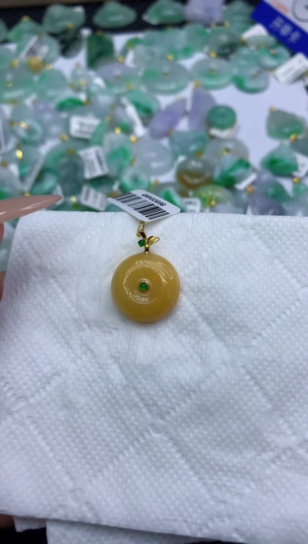 翡翠18K金镶嵌颈饰111111111