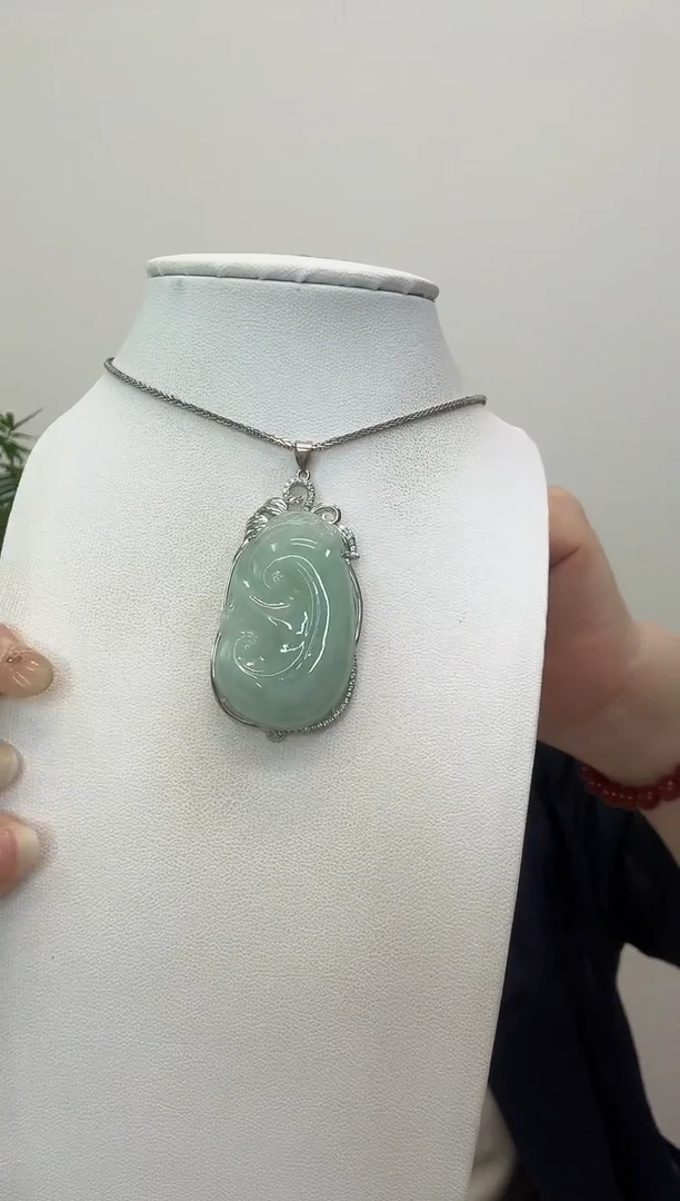 翡翠银S925镶嵌吊坠(赠链)如意