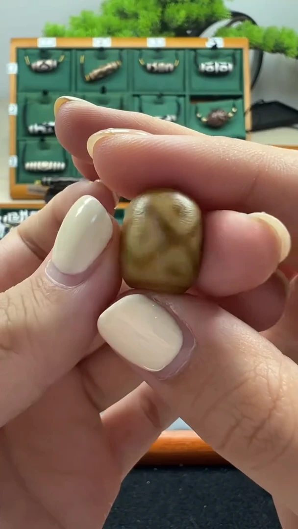 玛瑙/玉髓（覆膜）颈饰未镶嵌51.（微瑕随机发货）