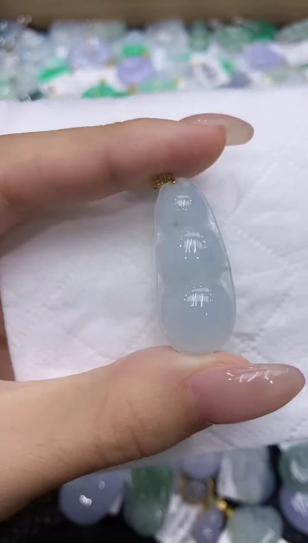 翡翠18K金镶嵌颈饰111111111111