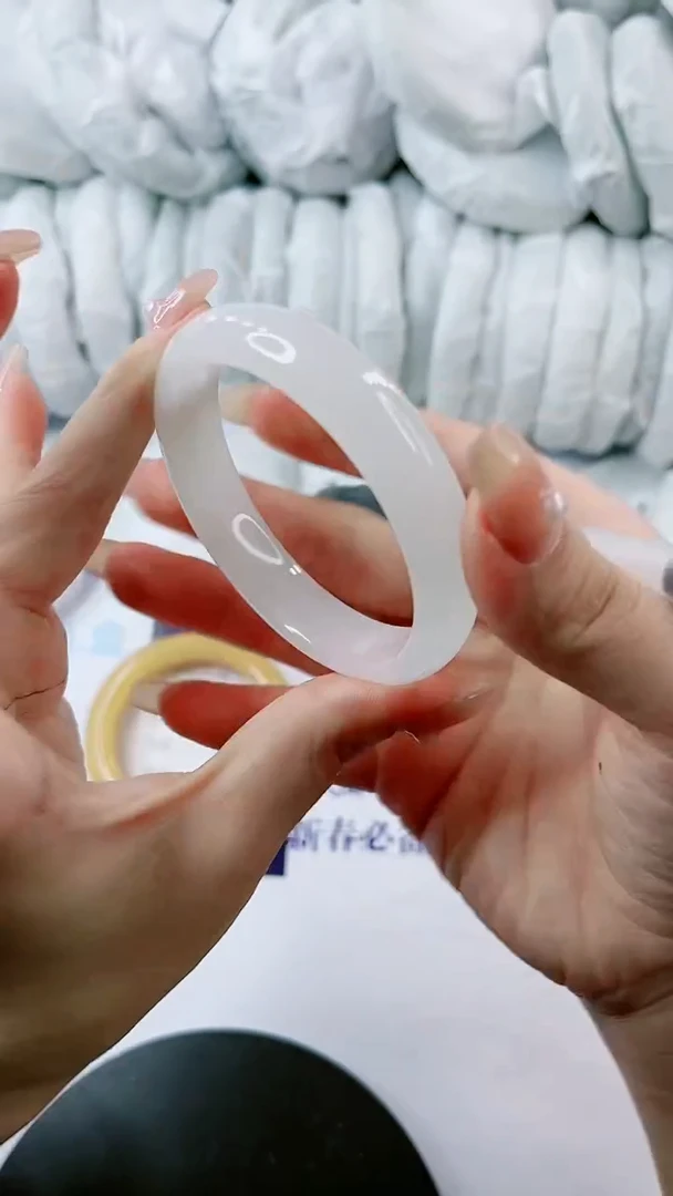 【闪购商品】石英质玉手镯未镶嵌0363955904-多样性发货