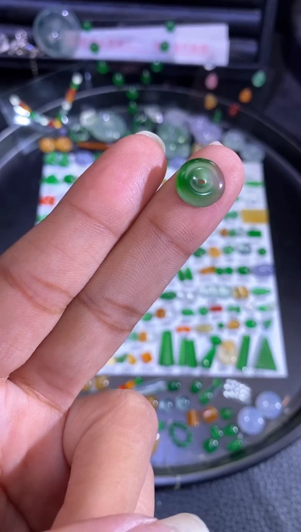 未镶嵌挂件翡翠扣子