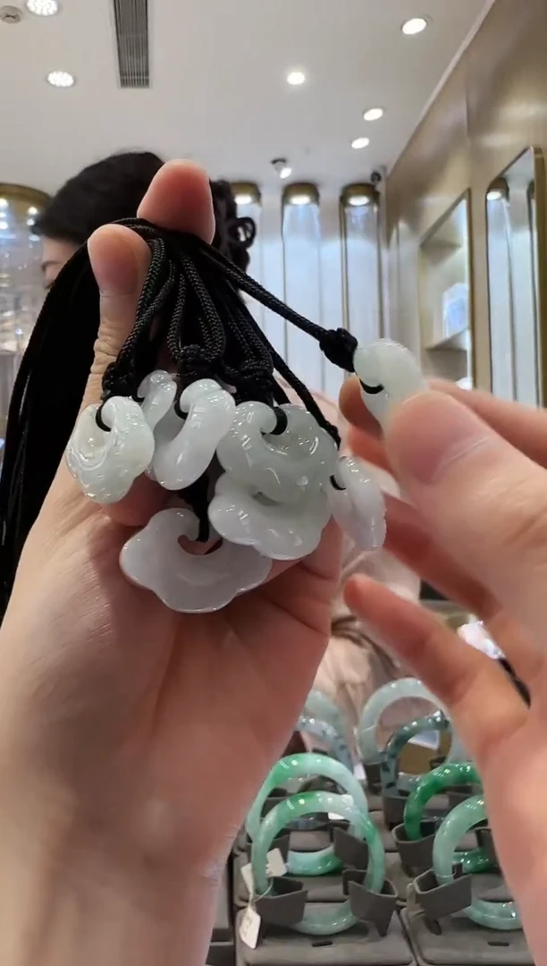 翡翠未镶嵌颈饰93多样发一