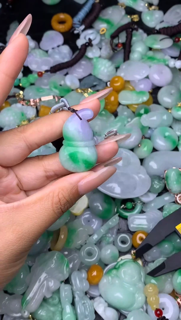 翡翠未镶嵌颈饰天然缅甸翡翠吊坠