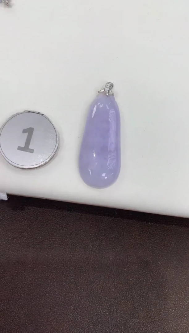 颈饰18K金镶嵌翡翠天然缅甸a货翡翠