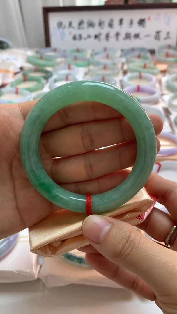 未镶嵌手镯翡翠55.3满绿圆条