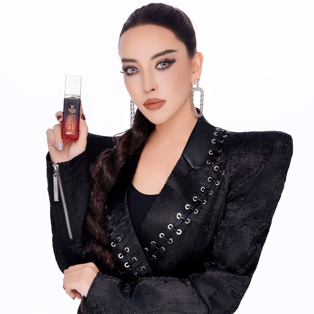 微沙尔养肤遮瑕粉底液