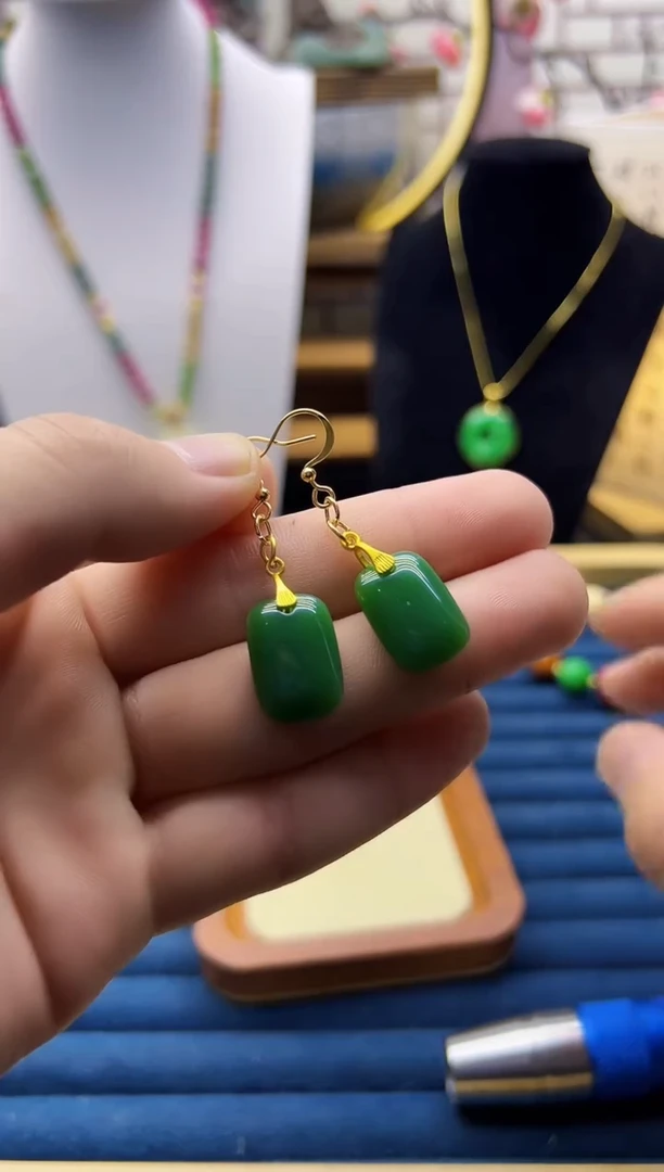 【闪购商品】和田玉耳饰14K金镶嵌E111