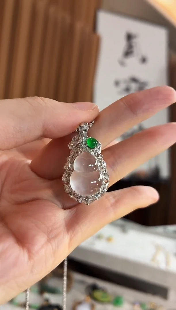 吊坠(不含链)18K金镶嵌翡翠吊坠