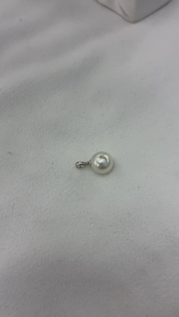 颈饰18K金镶嵌海水珍珠澳白非正圆瓜子扣10-11（赠送银链子