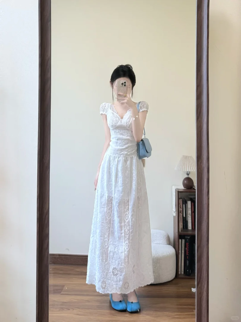 法式初恋感蕾丝拼接白色连衣裙女2025夏季新款气质收腰显瘦长裙子