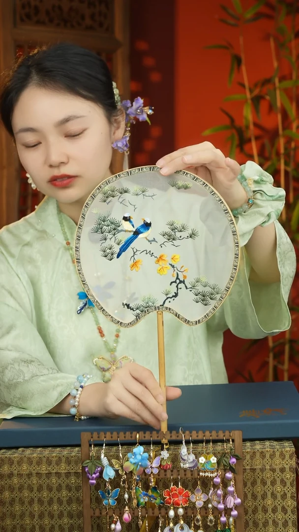 刺绣非遗苏绣纯手工团扇