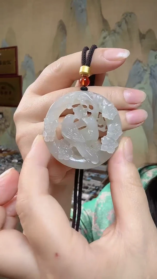 颈饰未镶嵌和田玉.