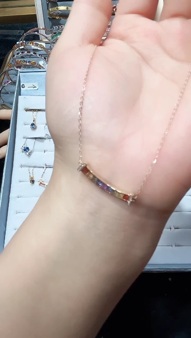 蓝宝石颈饰18K金镶嵌.