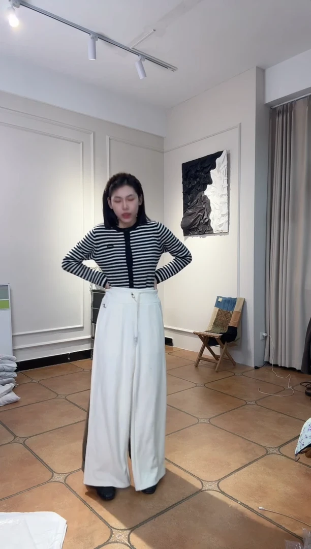 w*设计师品牌白色长裤