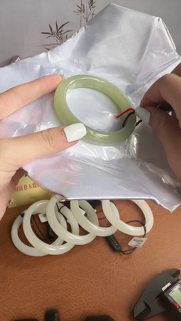 未镶嵌手镯和田玉22