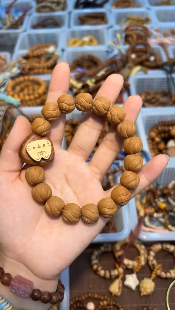 吊坠白玉菩提猴头卷卷酥