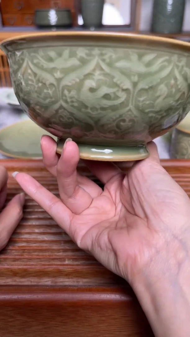 陶瓷耀州窑橄榄绿花舞碗 矿点 失圆