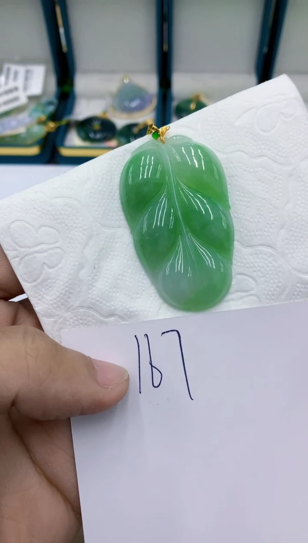 颈饰18K金镶嵌翡翠11111111111