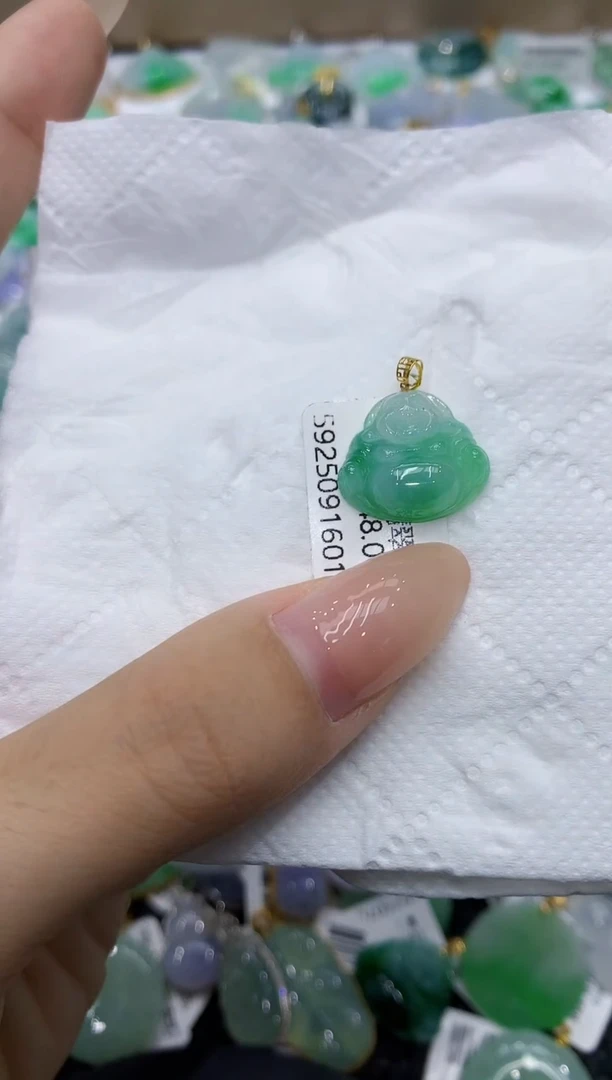 颈饰18K金镶嵌翡翠111111111111