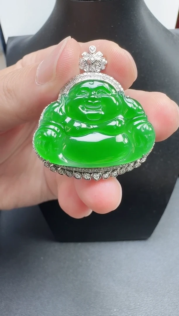 颈饰18K金镶嵌翡翠寄售回流，24小时鉴赏期