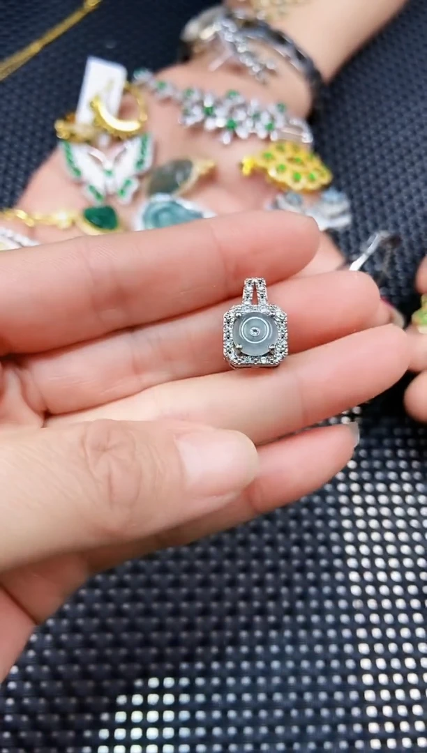 【闪购商品】翡翠吊坠(不含链)未镶嵌11111111