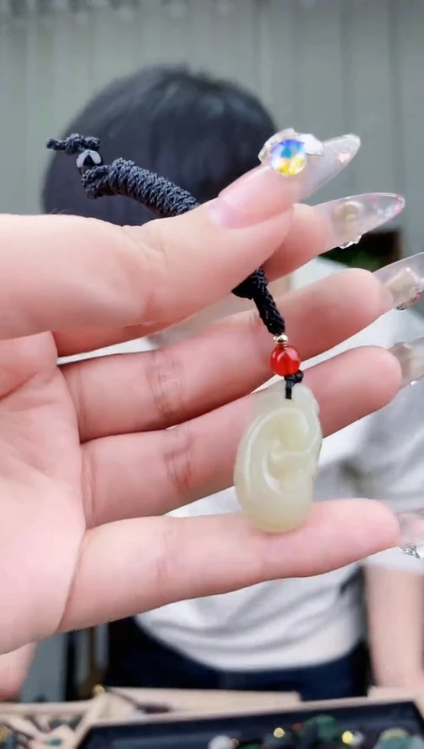 【闪购商品】和田玉挂件未镶嵌拍一发一，多样性发货！