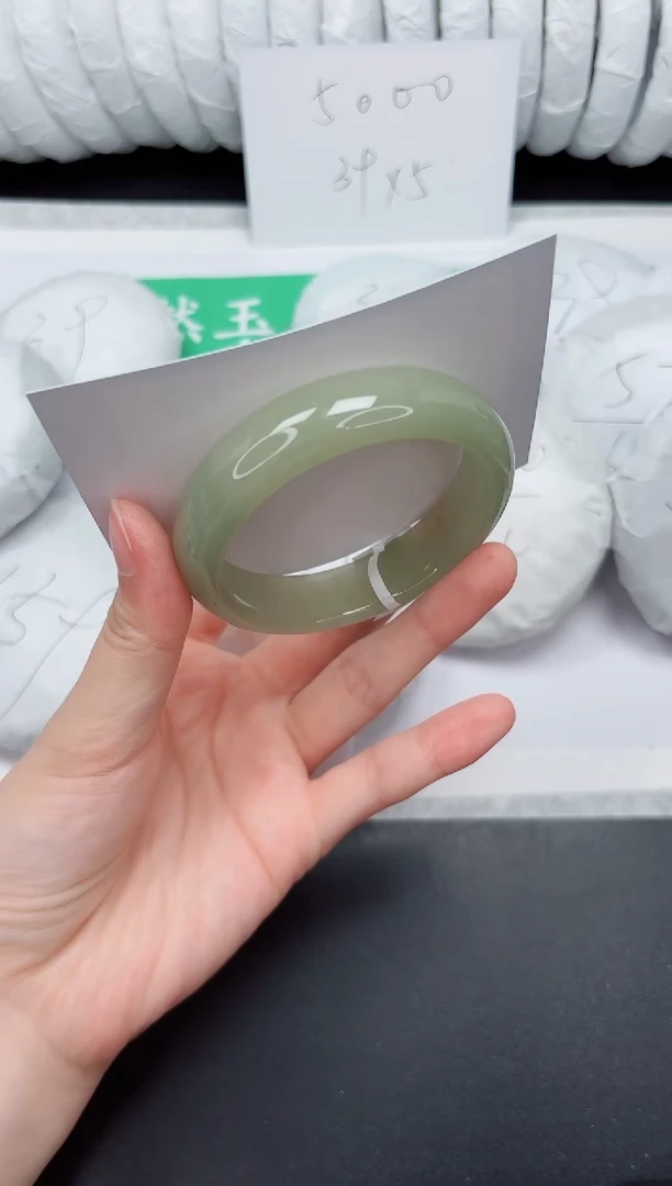 未镶嵌手镯石英质玉77-53.7DK