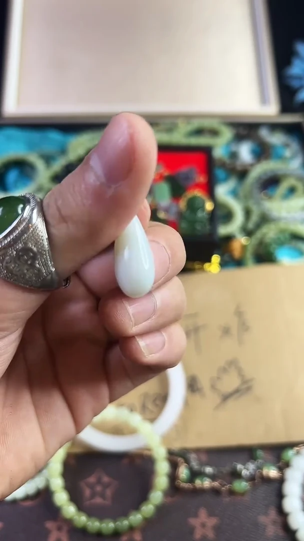 颈饰未镶嵌和田玉60