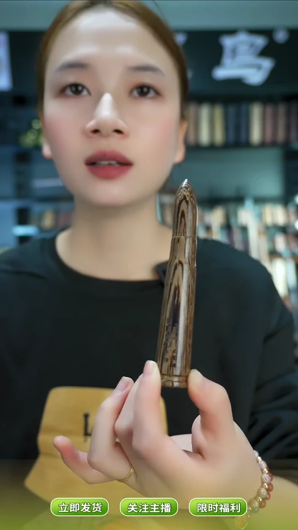 手作木制雕刻品